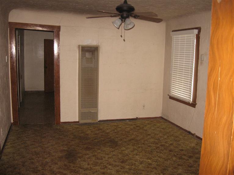 6214 Norris Road Bakersfield, CA 93308 - Photo 4 of 20 Gallery Image 4