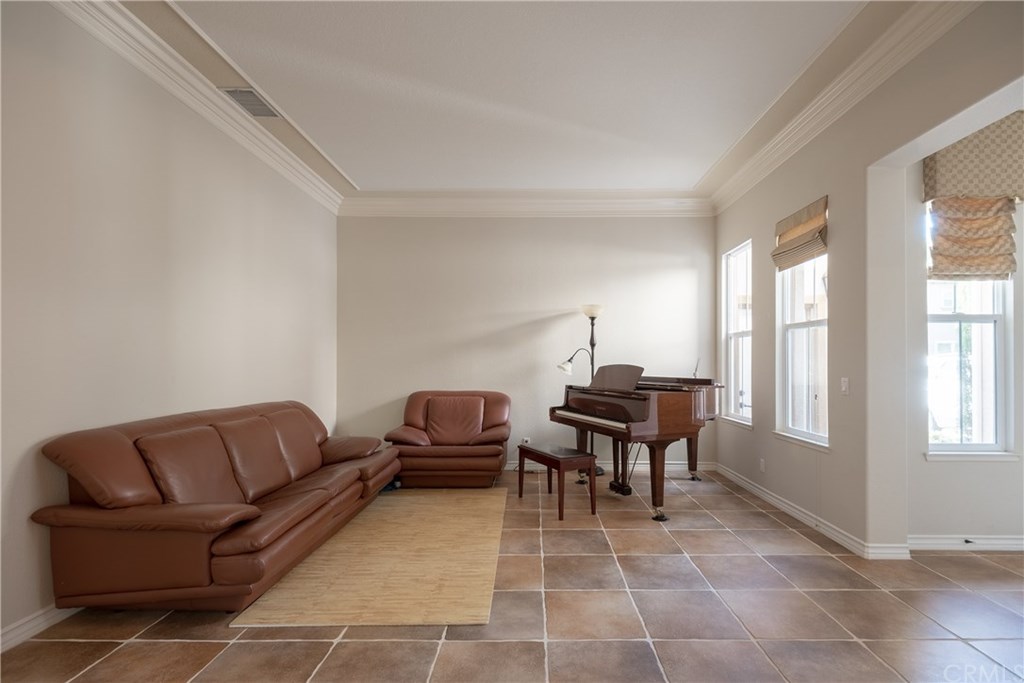 12 Poway Irvine, CA 92602 - Photo 7 of 31 Living Room