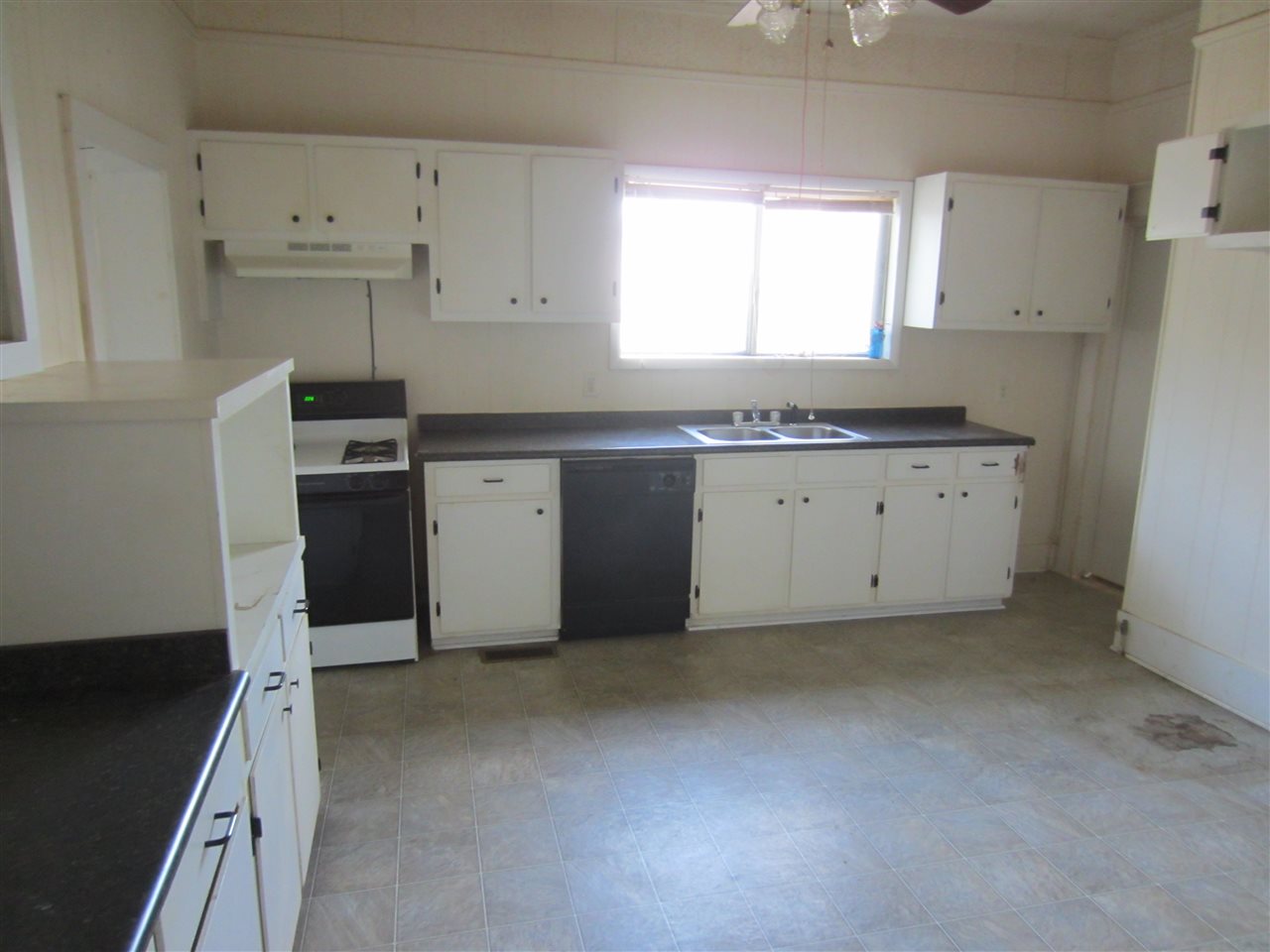 212 Cleveland Street Ripley, TN 38063 - Photo 3 of 10