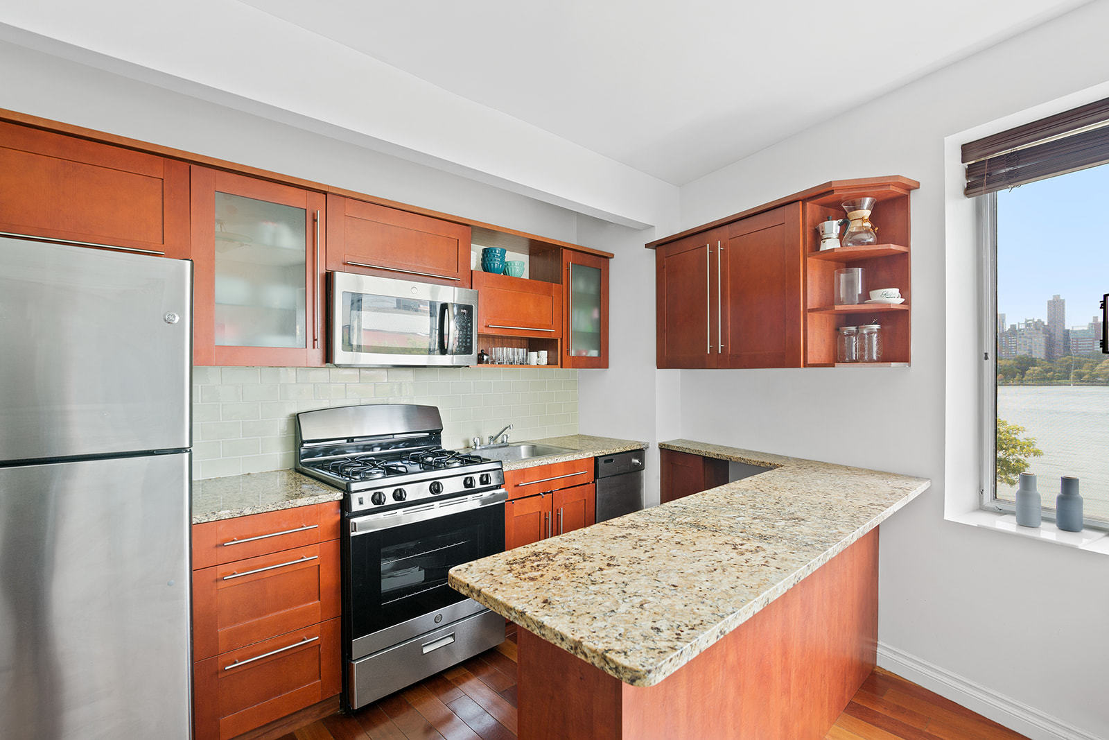 30-85 Vernon Boulevard, Unit 3M Queens, NY 11102 - Photo 5 of 8