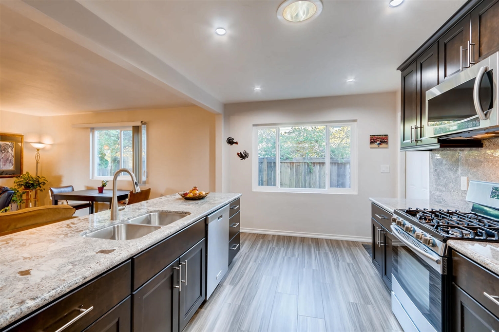 4252 Appleton Street San Diego, CA 92117 - Photo 4 of 25