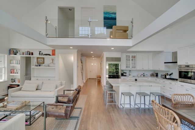 East Hampton Village North, East Hampton, NY 11937 Compass