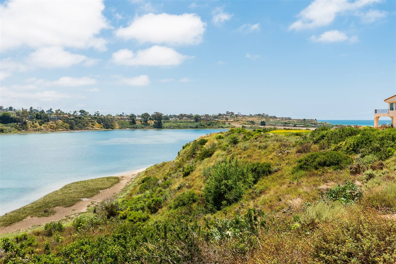 7558 Navigator Circle Carlsbad, CA 92011 - Photo 6 of 16