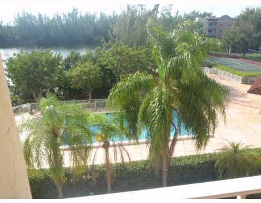 8200 Southwest 210th Street, Unit 304 Cutler Bay, FL 33189 - Photo 6 of 12