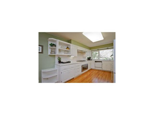 525 Darrell Road Hillsborough, CA 94010 - Photo 5 of 9