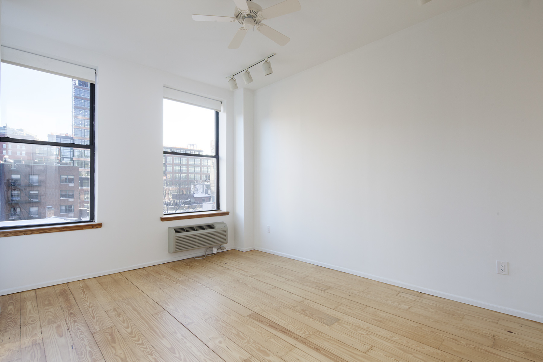 155 Perry Street, Unit 4C Manhattan, NY 10014 - Photo 3 of 5