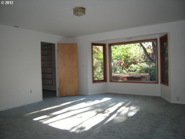 203 South Palater Road Portland, OR 97219 - Photo 9 of 16