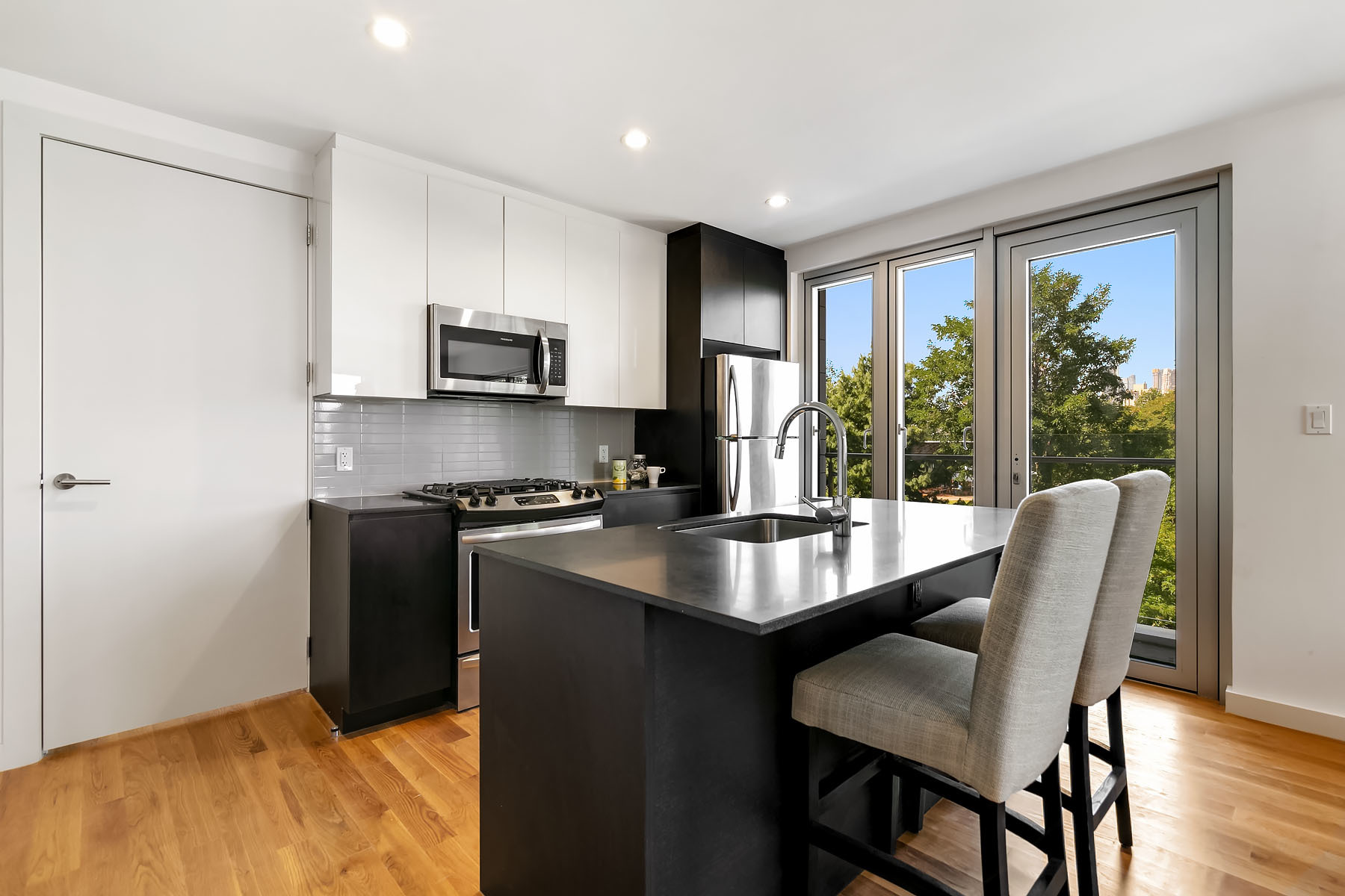 31-43 Vernon Boulevard, Unit 206 Queens, NY 11106 - Photo 3 of 6