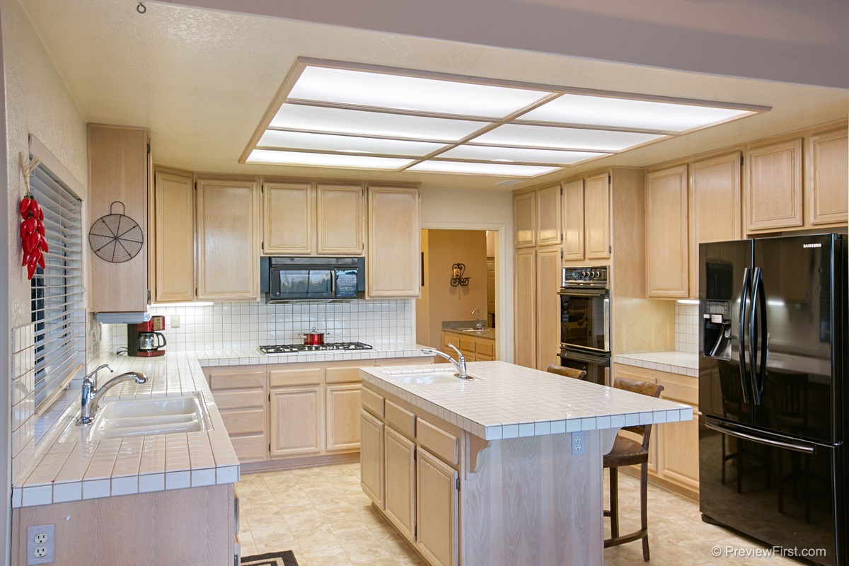 2282 Derrick Way Escondido, CA 92029 - Photo 13 of 25