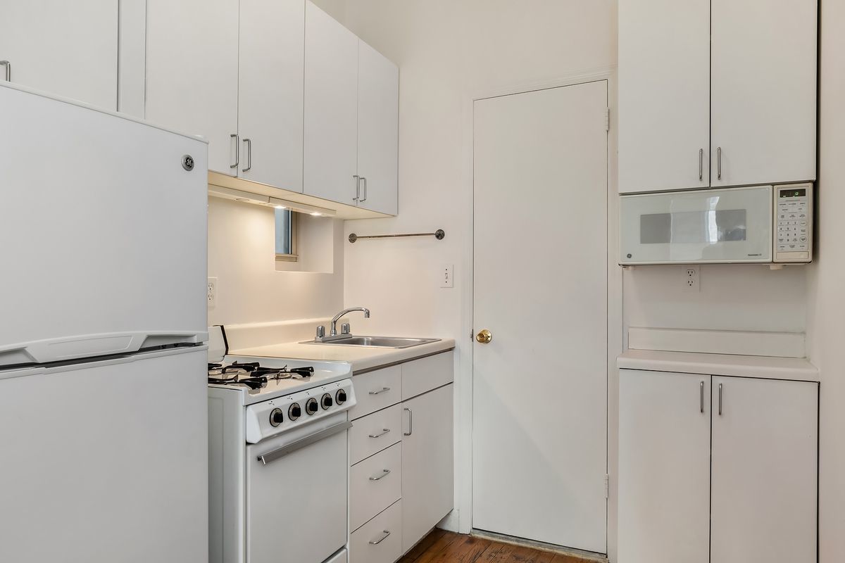 194 Bleecker Street, Unit 4D Manhattan, NY 10012 - Photo 3 of 5