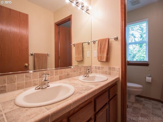 10120 Southwest Shearwater Loop Beaverton, OR 97007 - Photo 11 of 15 Gallery Image 11