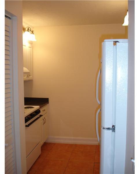 8200 Southwest 210th Street, Unit 320 Cutler Bay, FL 33189 - Photo 10 of 32