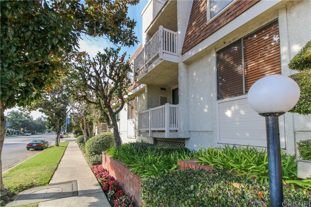 14315 Riverside Drive, Unit 105 Sherman Oaks, CA 91423 - Photo 39 of 42