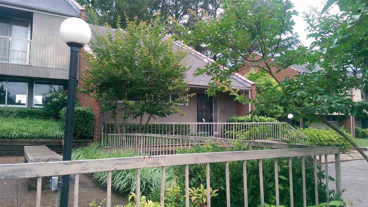 5729 Barfield Road, Unit 5729 Memphis, TN 38120 - Photo 3 of 25 Exterior Common Space at Front Entrance.