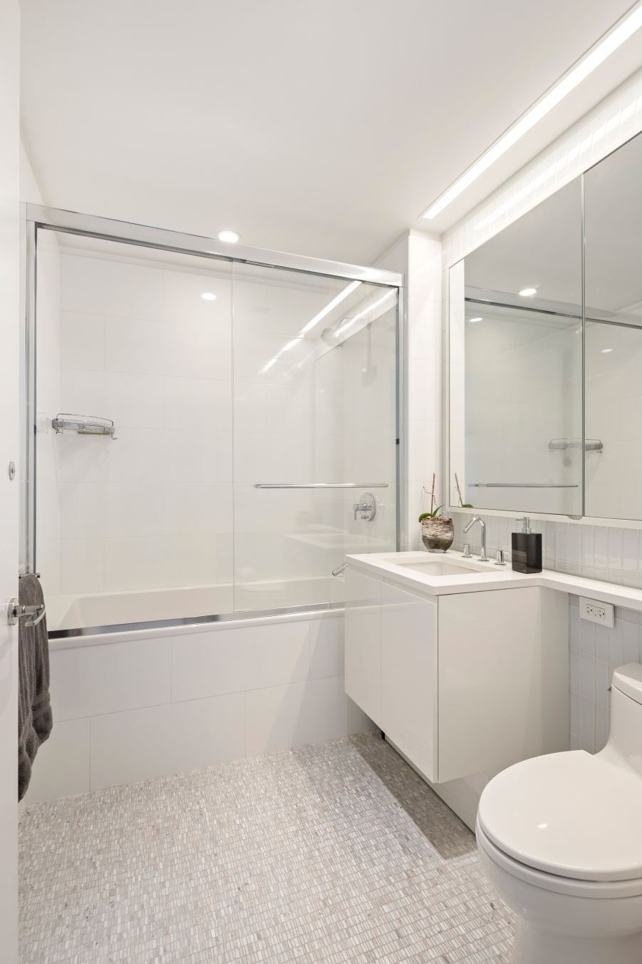 50 Riverside Boulevard, Unit 18B Manhattan, NY 10069 - Photo 16 of 35