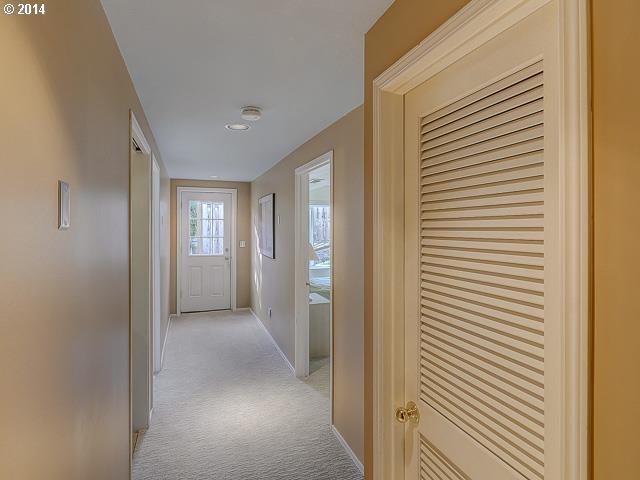 6329 Southwest Huber Street Portland, OR 97219 - Photo 15 of 16 Gallery Image 15