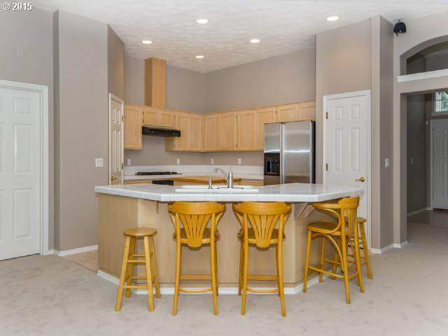 2037 Northeast Gertz Road Portland, OR 97211 - Photo 6 of 16 Gallery Image 6