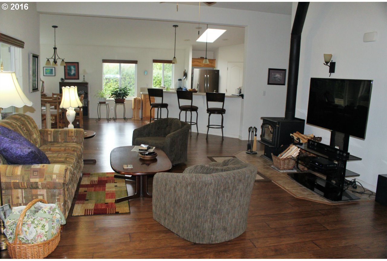 28355 Hunter Creek Heights Road Gold Beach, OR 97444 - Photo 10 of 26 Gallery Image 10