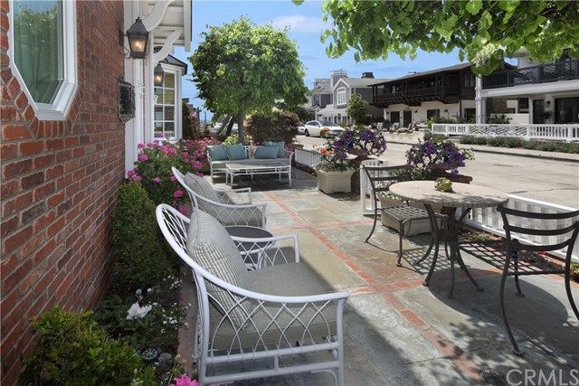 $2,500,000 | 218 Apolena Avenue, Newport Beach, CA 92662