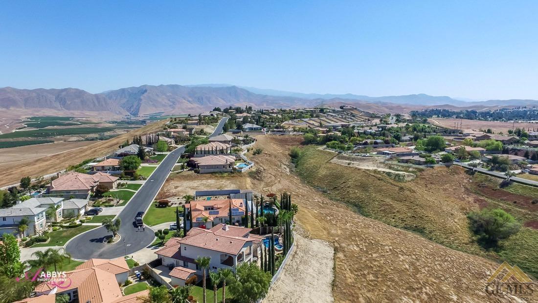 13407 Raphael Avenue Bakersfield, CA 93306 - Photo 5 of 40