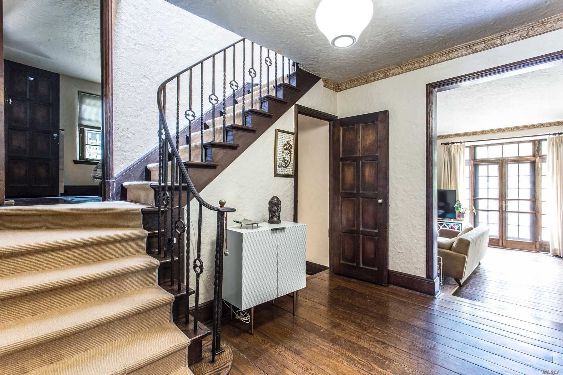 7 Holder Place Queens, NY 11375 - Photo 7 of 19