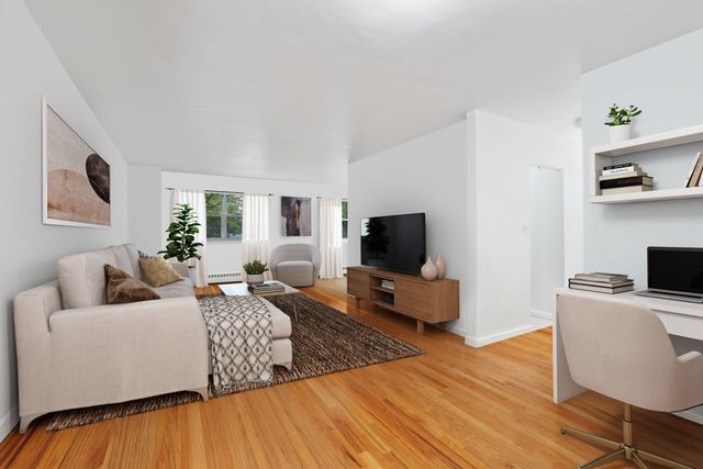$585,000 | 191 Willoughby Street, Unit 3J | Downtown Brooklyn