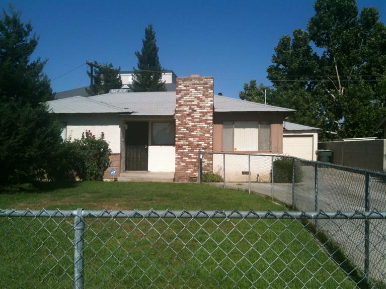 728 Wayne Drive Bakersfield, CA 93304 - Photo 1 of 7