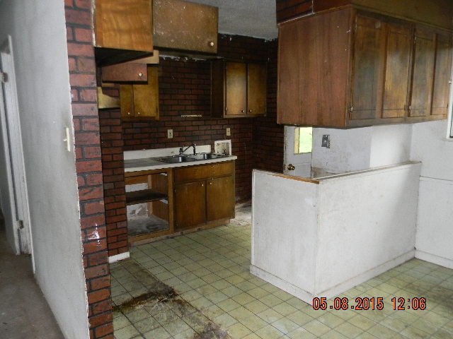 612 Blackhawk Road Memphis, TN 38109 - Photo 2 of 8 Gallery Image 2