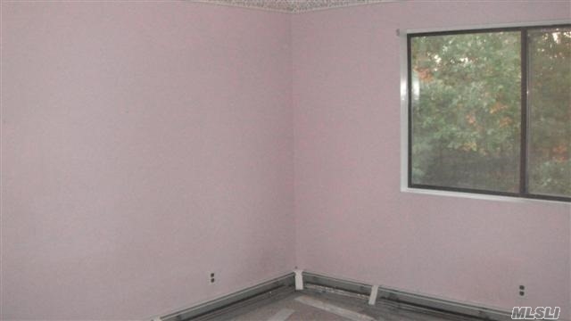 79 Whiskey Road Coram, NY 11727 - Photo 15 of 17 Gallery Image 15