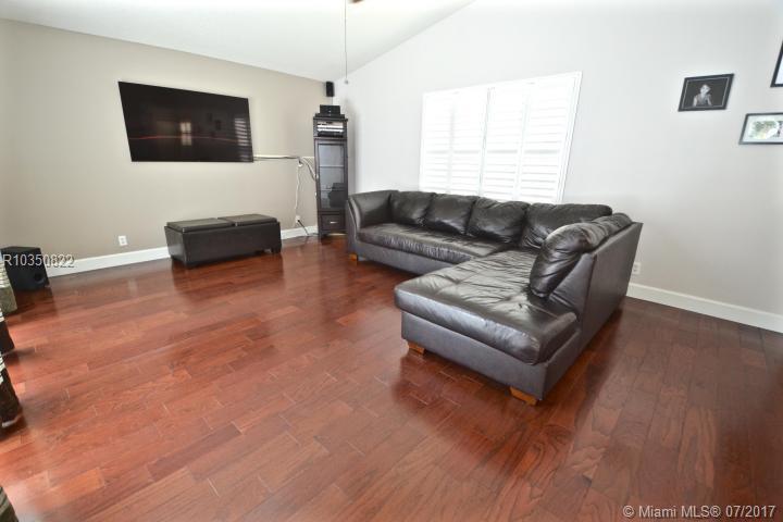 8945 Southwest Chevy Circle Stuart, FL 34997 - Photo 5 of 61 Gallery Image 5