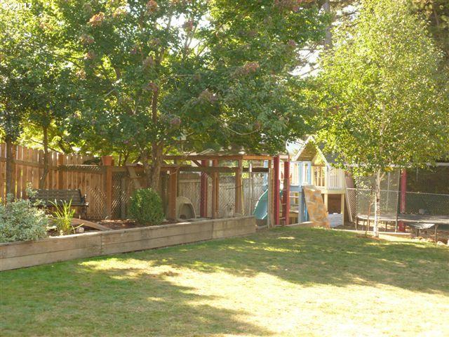 1942 Southwest 24th Court Gresham, OR 97080 - Photo 15 of 16