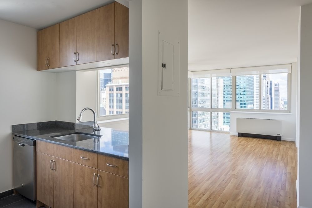 66 West 38th Street, Unit 14K Manhattan, NY 10018 - Photo 2 of 9