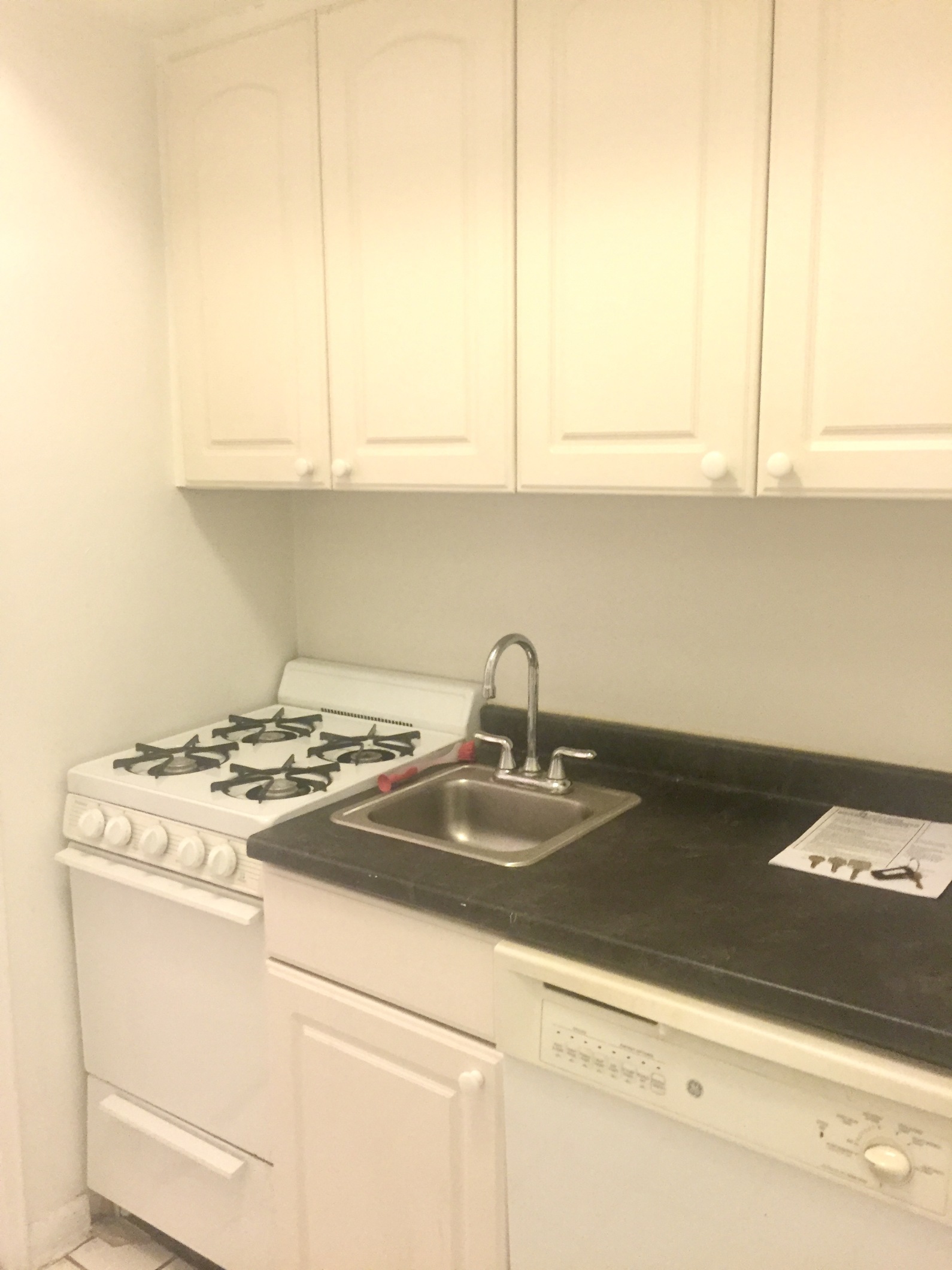 237 East 79th Street, Unit 3B Manhattan, NY 10075 - Photo 9 of 12