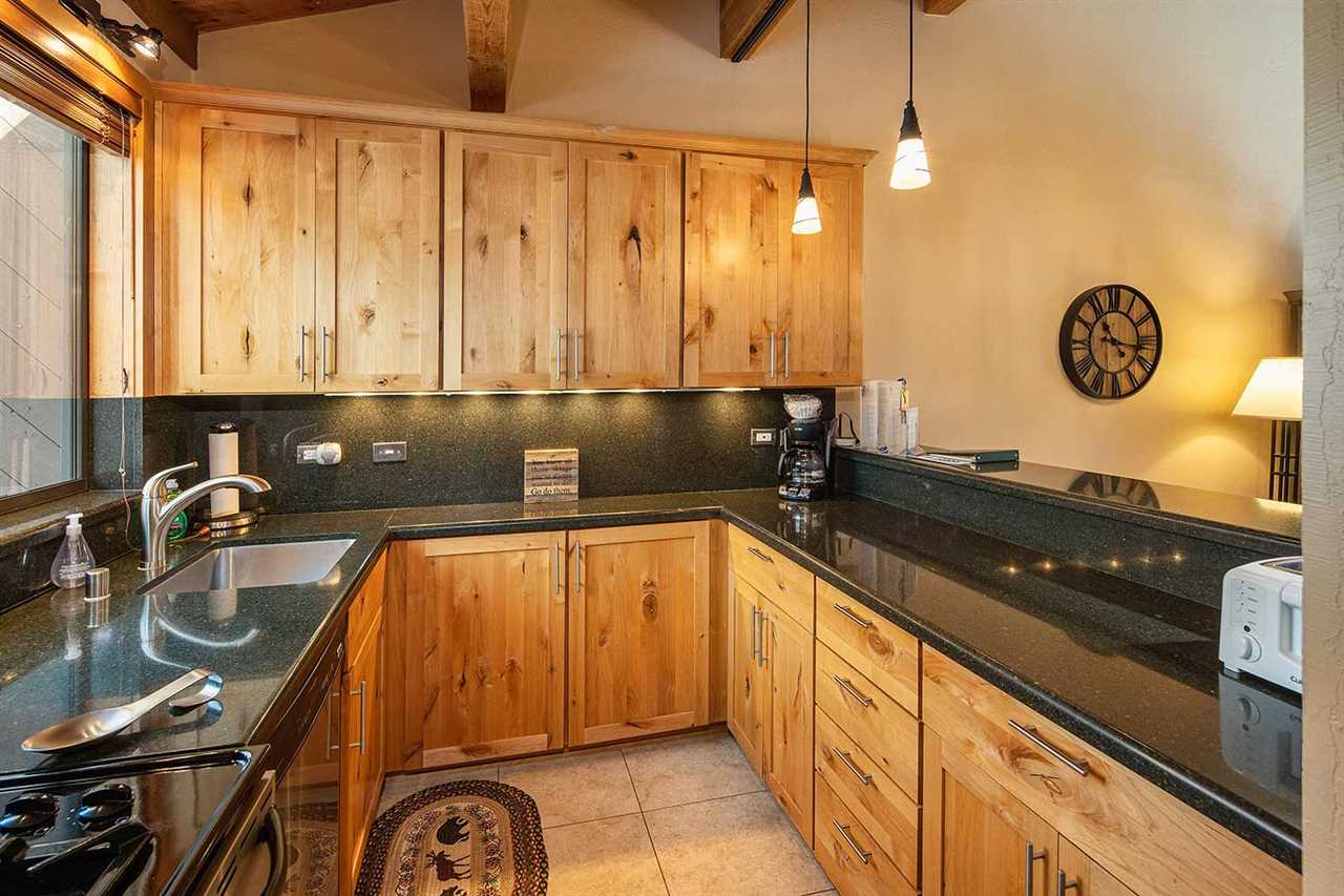 3045 Silver Strike Truckee, CA 96161 - Photo 12 of 21
