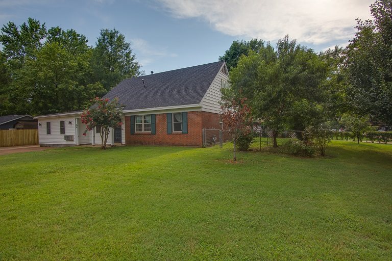 9155 Forrest Drive Southaven, MS 38671 - Photo 2 of 18