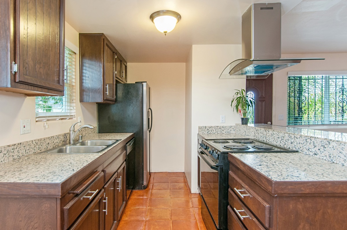 9838 Mission Vega Road, Unit 4 Santee, CA 92071 - Photo 9 of 25 Gallery Image 9