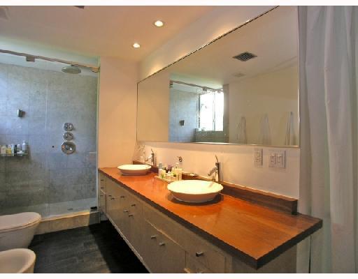 3620 Solana Road Miami, FL 33133 - Photo 10 of 16