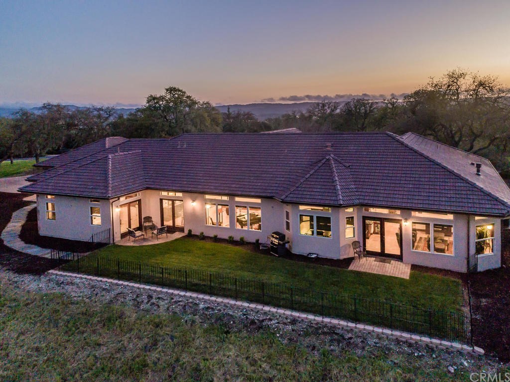 2390 Battering Rock Road Templeton, CA 93465 - Photo 37 of 44