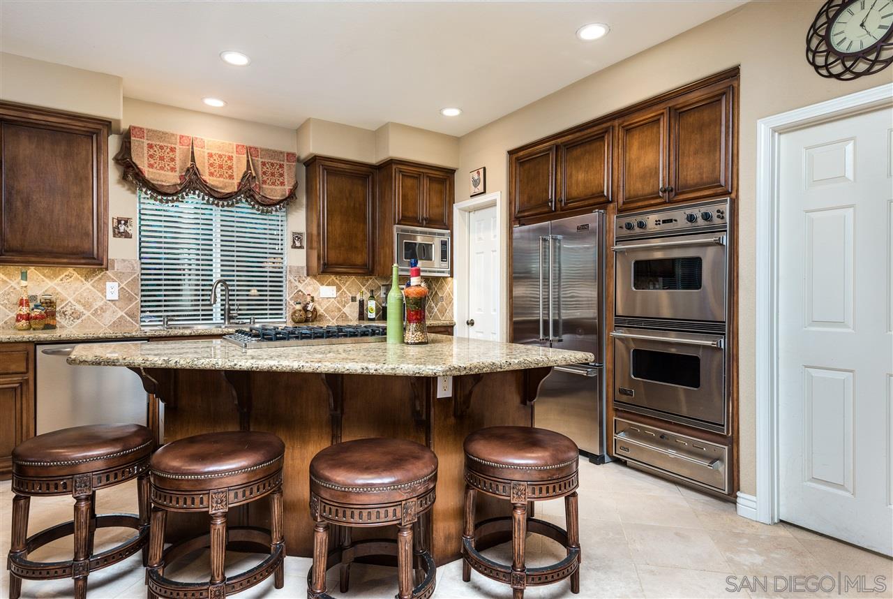 1206 Plum Tree Road Carlsbad, CA 92011 - Photo 7 of 25