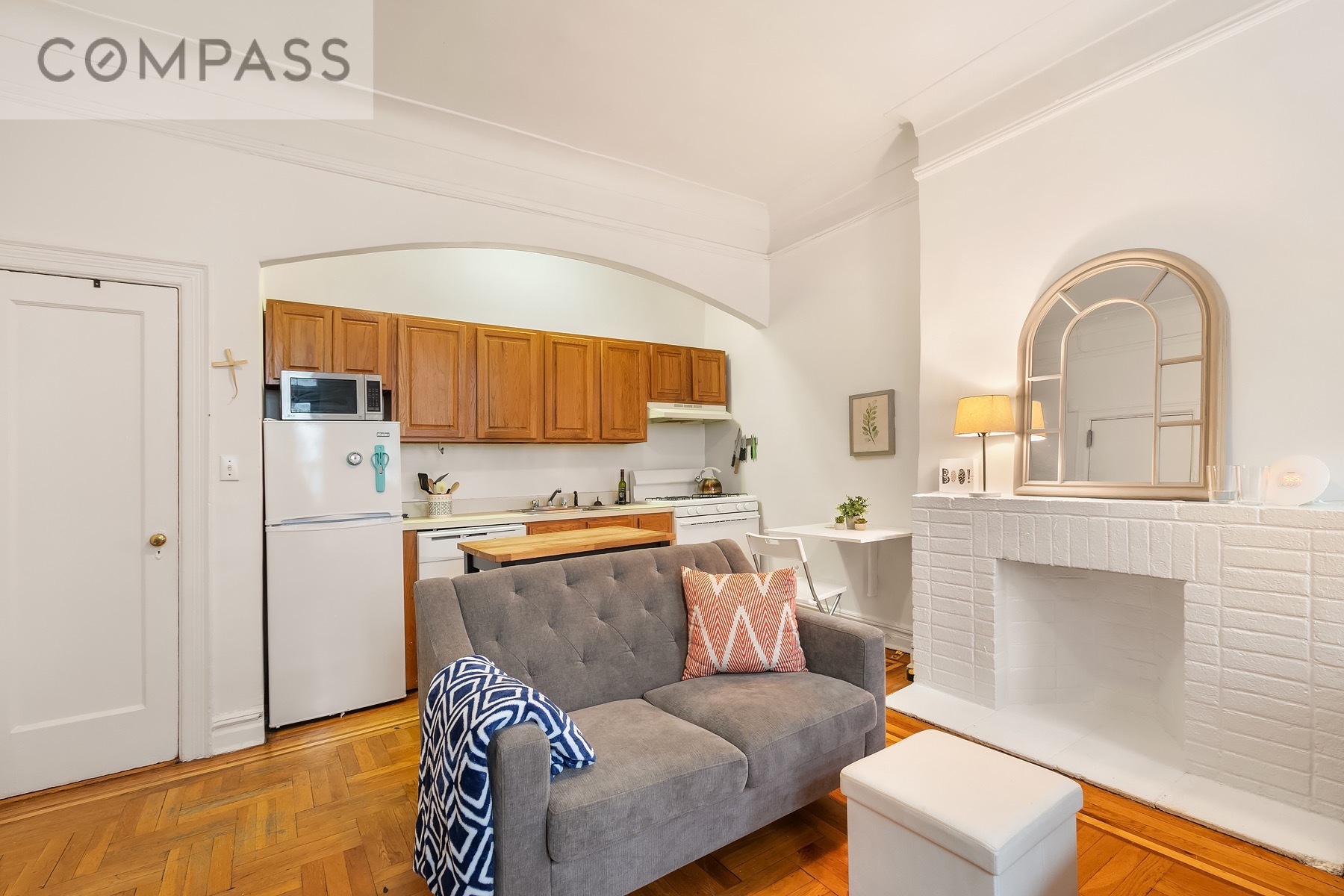 378 Bleecker Street, Unit 2F Manhattan, NY 10014 - Photo 2 of 7