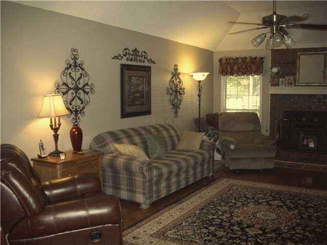 2376 George R James Road Eads, TN 38028 - Photo 5 of 25 Spacious greatroom with wood burner