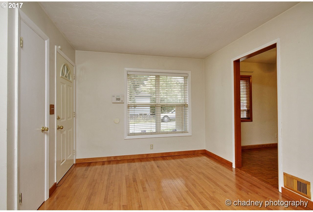 3050 Southeast Palmquist Road Gresham, OR 97080 - Photo 4 of 25 Gallery Image 4
