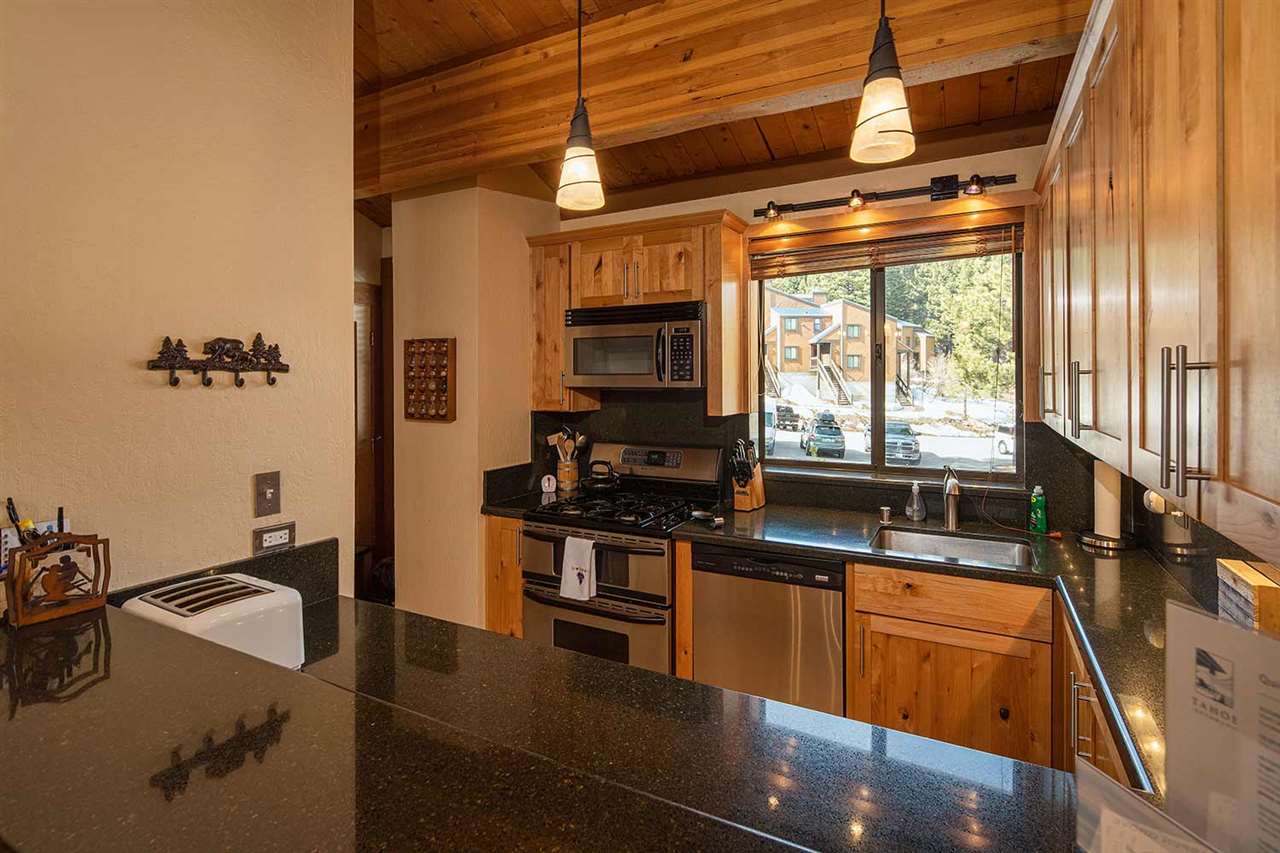 3045 Silver Strike Truckee, CA 96161 - Photo 13 of 21