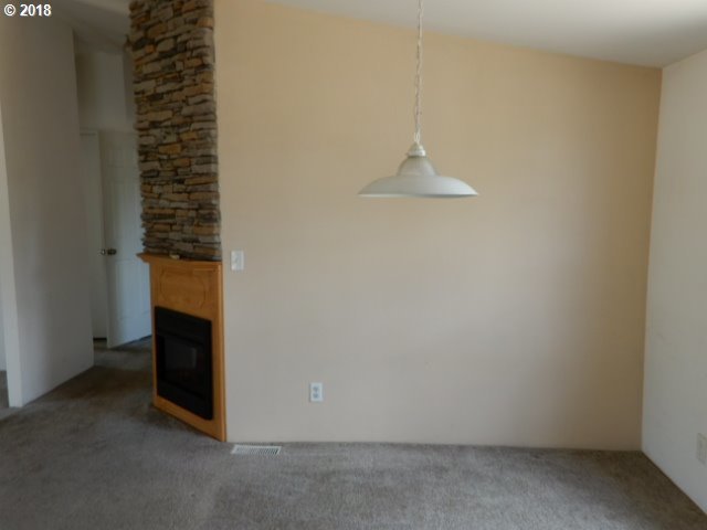 639 Old Town Loop Road Oakland, OR 97462 - Photo 8 of 29 Gallery Image 8