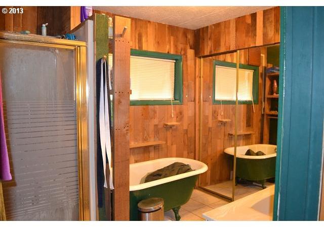 1425 Dillon Road Hood River, OR 97031 - Photo 4 of 16