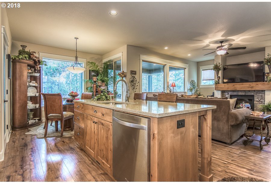 60320 Addie Triplett Loop Bend, OR 97702 - Photo 4 of 25 Gallery Image 4