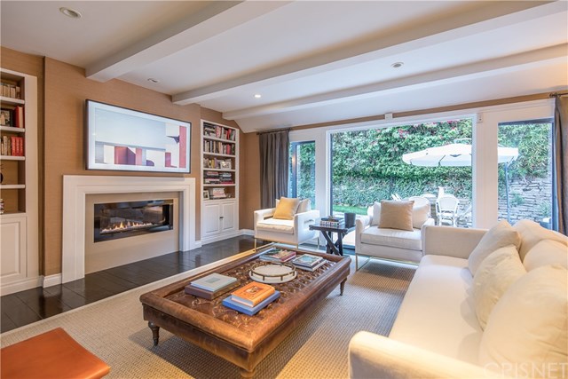 8809 Evanview Drive Los Angeles, CA 90069 - Photo 8 of 46