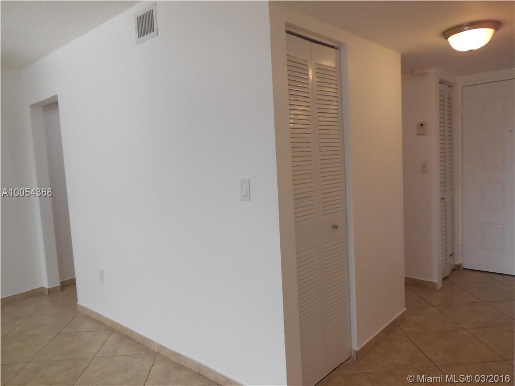 721 North Pine Island Road, Unit 416 Plantation, FL 33324 - Photo 9 of 18