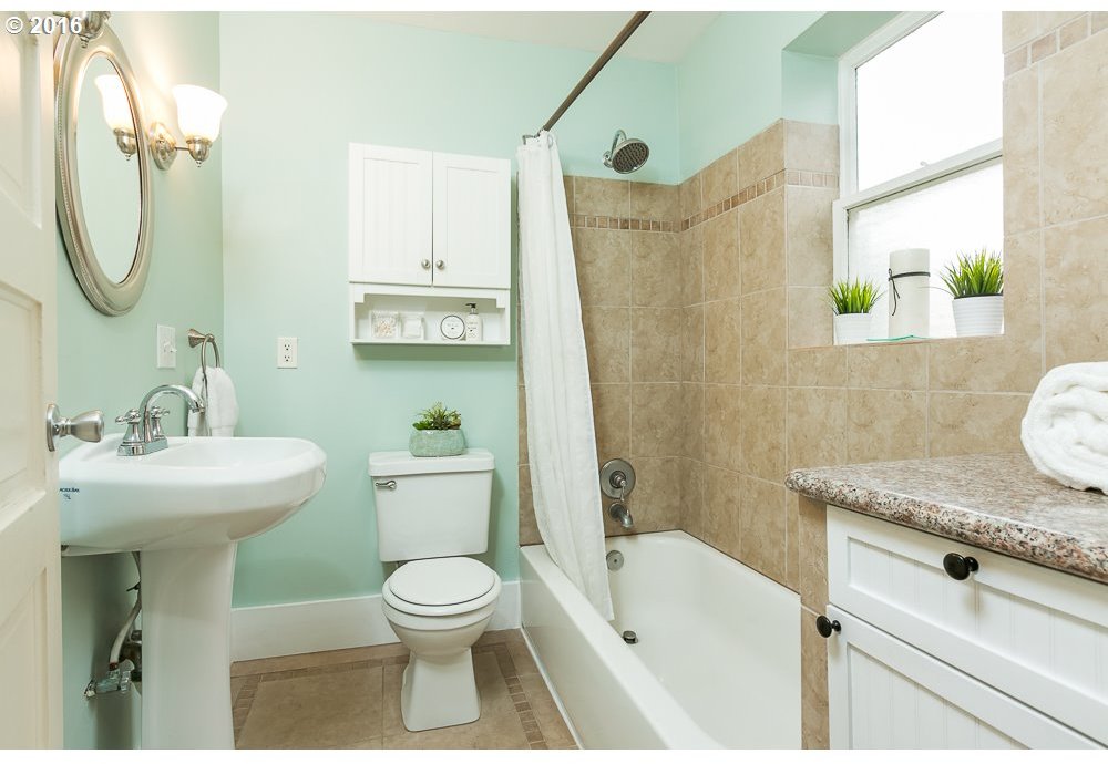 364 Southwest Hamilton Court Portland, OR 97239 - Photo 14 of 21 Gallery Image 14