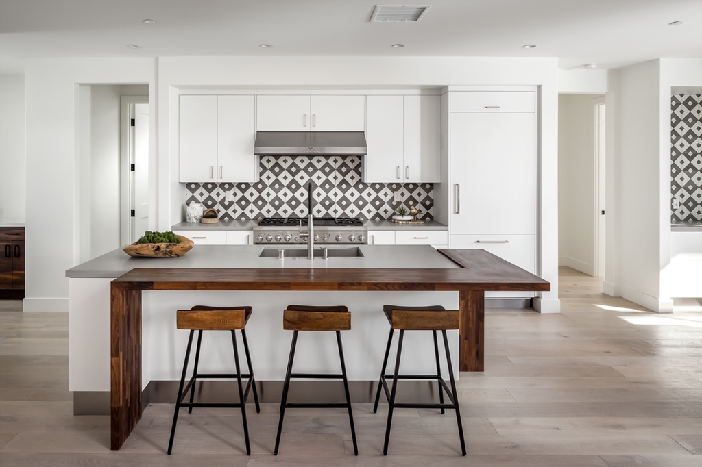 1114 Crest Drive Encinitas, CA 92024 - Photo 9 of 18